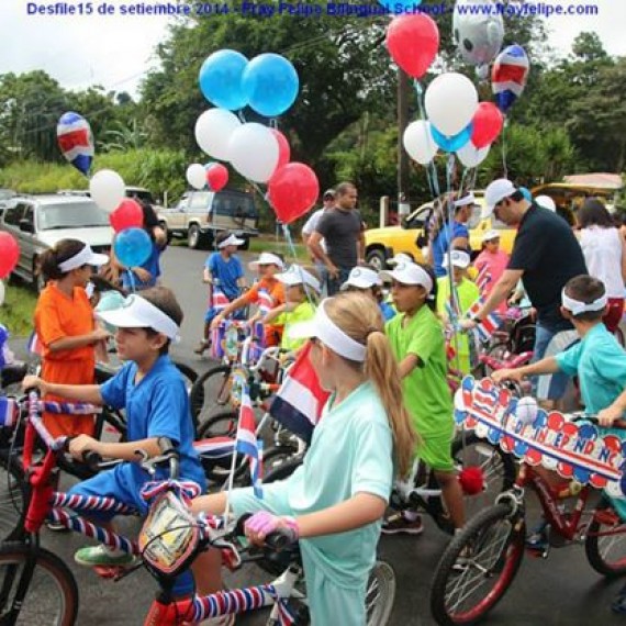 Desfile 15 de setiembre, 2014 – Fray Felipe Bilingual School